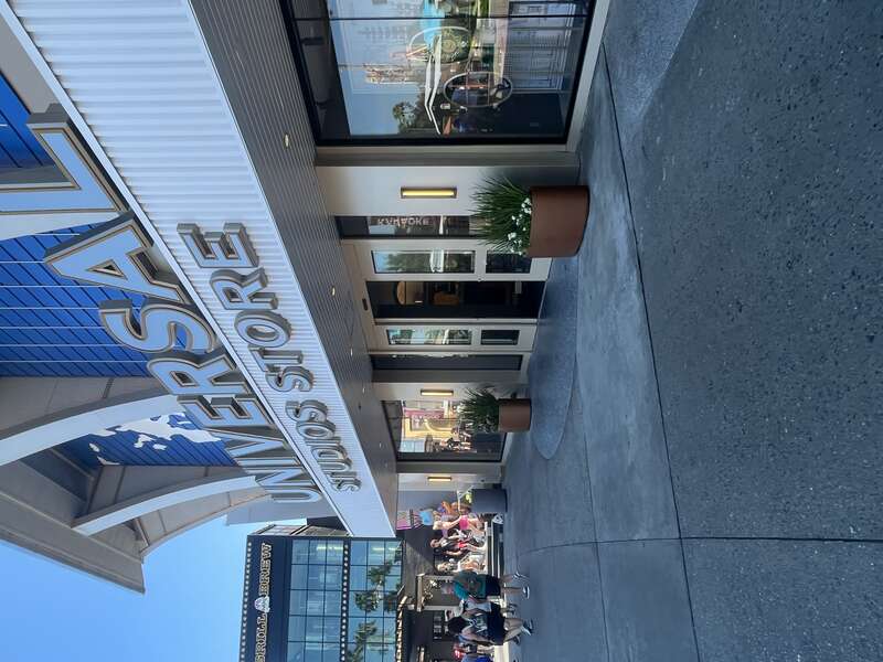 Universal CityWalk Orlando - Universal Shop (May 2023).