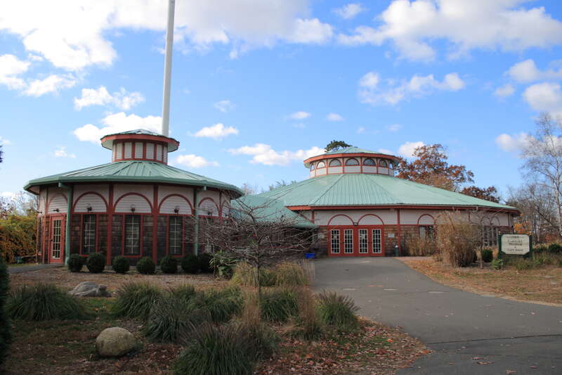 The exterior of the Carousel Museum &amp; Gift Shop at Beardsley Zoo


Camera location41° 12′ 38.1″ N, 73° 10′ 51.14″ W View this and other nearby images on: OpenStreetMap 41.210582;  -73.180873
