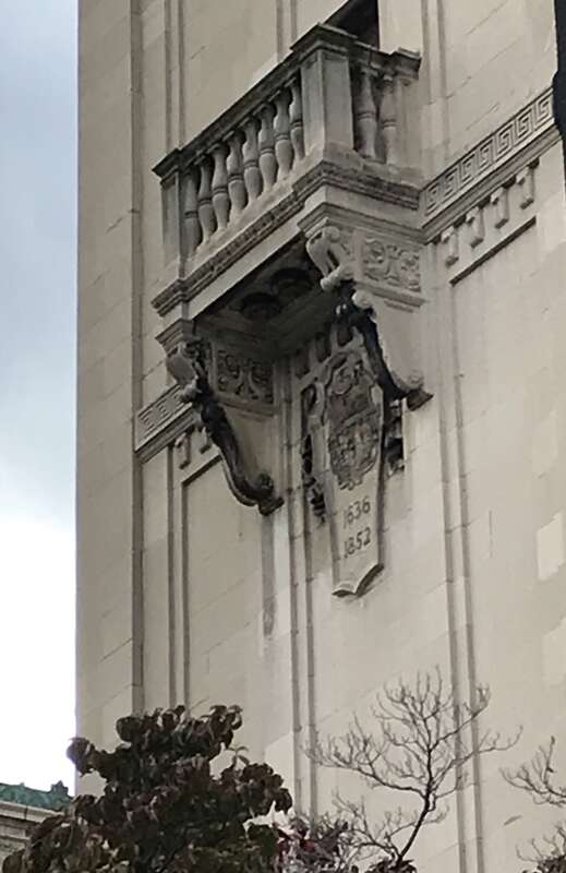 The Springfield coat of arms, as seen emblazoned on the Springfield Municipal Group’s campanile, with the years of settlement and incorporation as a city below.