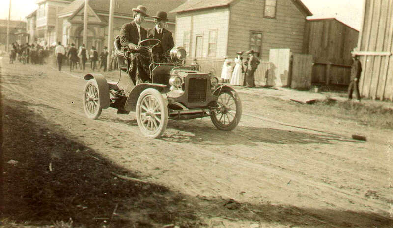 A similar picture of the same car, driver &amp; passenger is in the Del Norte County Historical Society Museum and is labeled 'Dr. Mathew Fountain of Blue Lake, CA, with Elmer McCullough in the first auto in Crescent City, 1905.'   It looks like it