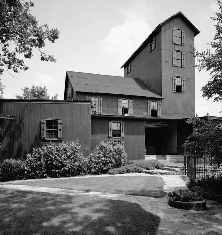 Burks' Makers Mark Distillery, 3 miles east of Loretto, Kentucky. Approximate lat/long: 37°38′52″N 85°20′56″W﻿ / ﻿37.64778°N 85.34889°W﻿ / 37.64778; -85.34889  South view of façade elevation of the Still House.  Image has been cropt to remove