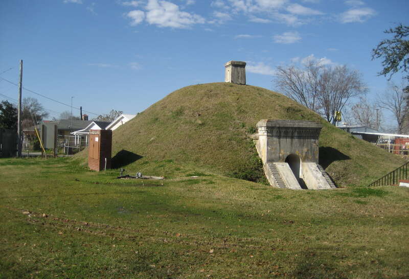 Louisiana: Old American Civil War "Camp Parapet" powder magazine