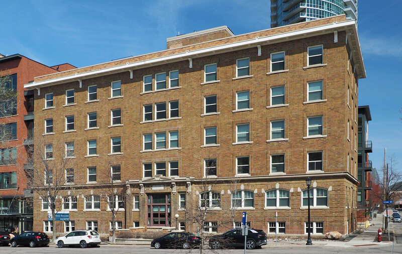 Eitel Hospital (now the Eitel Apartments), 1367 Willow St, Minneapolis, Minnesota, USA. Viewed from the southwest. 





This is an image of a place or building that is listed on the National Register of Historic Places in the United States of