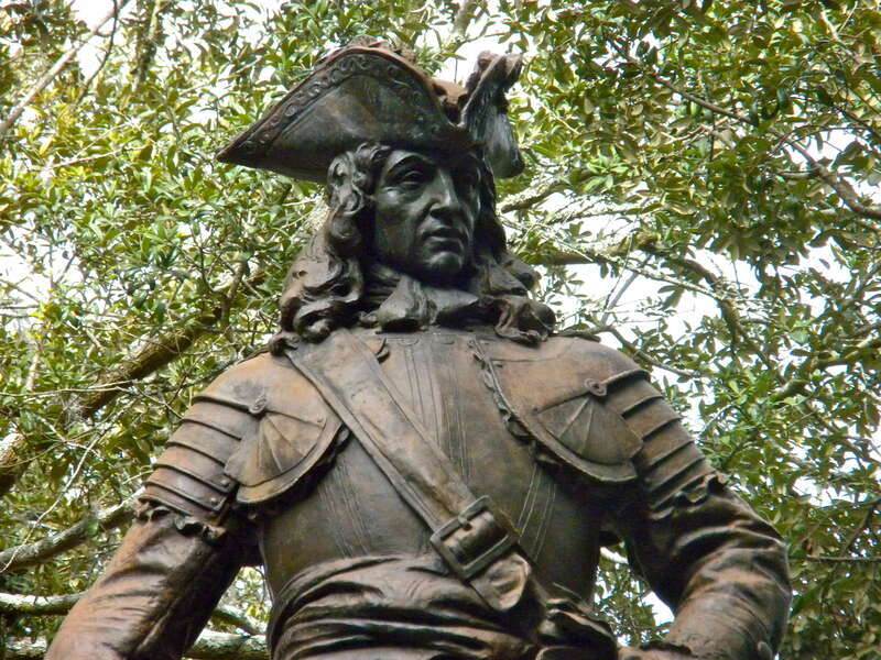 The James Edward Oglethorpe (1696-1785) Historical Marker reads:
"The monument in this Square to James Edward Oglethorpe -- the great soldier-philanthropist who founded the colony of Georgia -- was erected by the State of Georgia, the City of