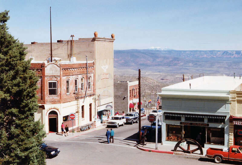Jerome, Arizona
In the middle part of the image, in the distance, covered by snow, are the San Francisco Peaks, the volcano mountain near the city of Flagstaff. It is the highest peak in the state.






This is an image of a place or building that
