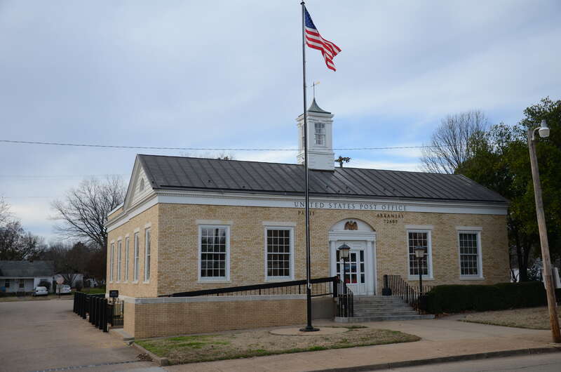 Paris Post Office, 206 N. Elm St. Paris