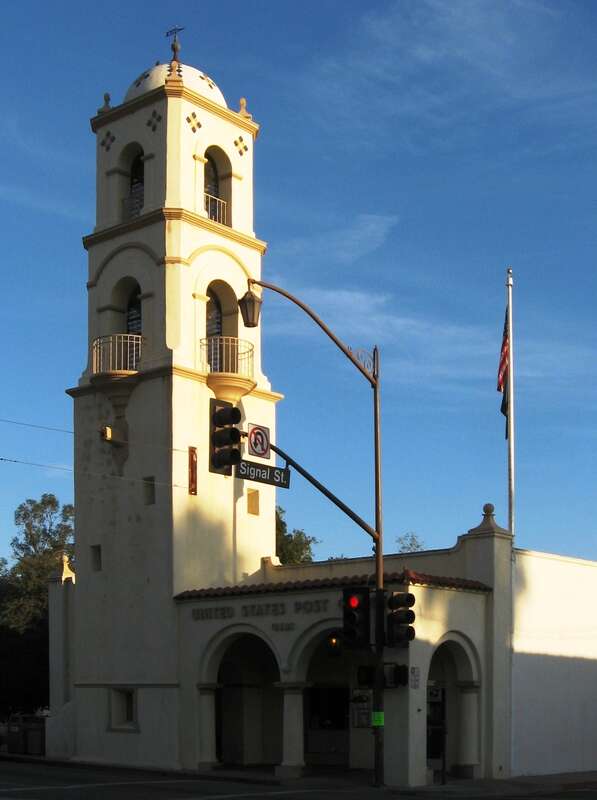 The Spanish Colonial Revival style post office in Ojai, California.
Built in 1917, the bell-tower is reminiscent of the Basilica Menor de San Francisco de Asis campanile in Havana.