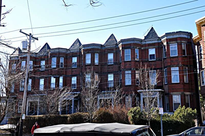 A photograph of the historic w:Houses at 28-36 Beacon Street in Somerville, Massachusetts.