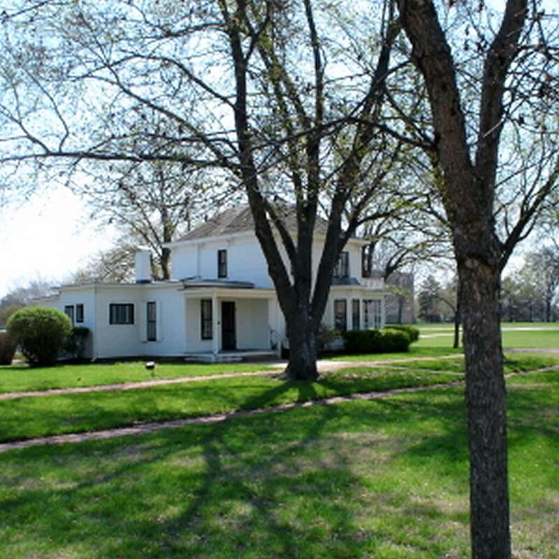 (en) Family house of Dwight D. Eisenhower in Abilene, Kansas(de) Haus der Familie von Dwight D. Eisenhower in Abilene, Kansas