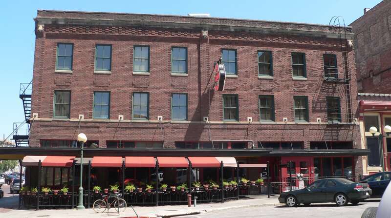 Haymarket District in Lincoln, Nebraska: Lazlo's Brewery &amp; Grill, occupying the northeast corner of 7th and P Streets.  View is from the south, across P.