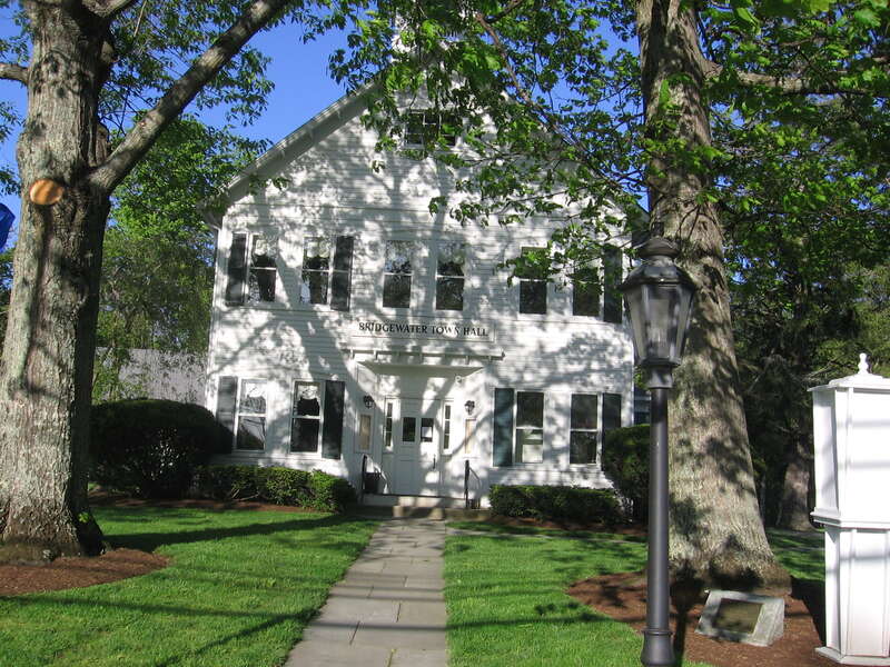 The town hall in Bridgewater, Connecticut, USA lies along the eastern side of Main Street (Connecticut Route 133).