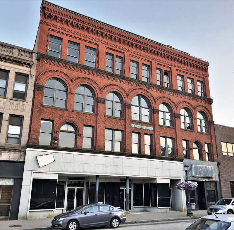 The Cronin Building at 80-88 State Street between Bank Street and Eugene O'Neill Drive in New London, Connecticut, was built in 1892 on the site of the former City Hotel, which has hosted Andrew Jackson and Abraham Lincoln, and had burned down in