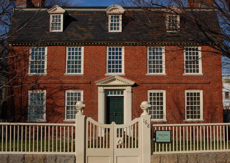 The Derby House at 168 Derby Street, Salem, Massachusetts.
Built by Richard Derby in the Georgian style c. 1762, the oldest brick house in Salem.
A Historic contributing property to the Salem Maritime National Historic Site.
(Salemweb: guide).