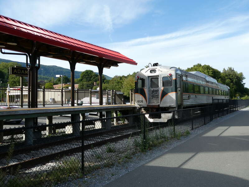 RDC #6126 at Adams station in September 2022