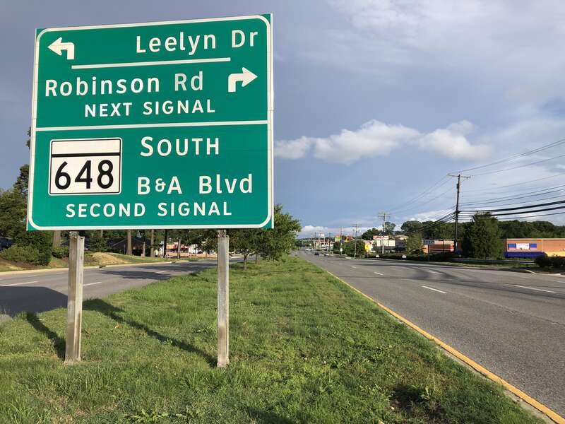 View south along Maryland State Route 2 (Governor Ritchie Highway) just north of Leelyn Drive and Robinson Road in Severna Park, Anne Arundel County, Maryland