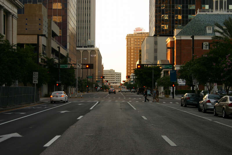 US41nBus-StreetView-ManyStopLights