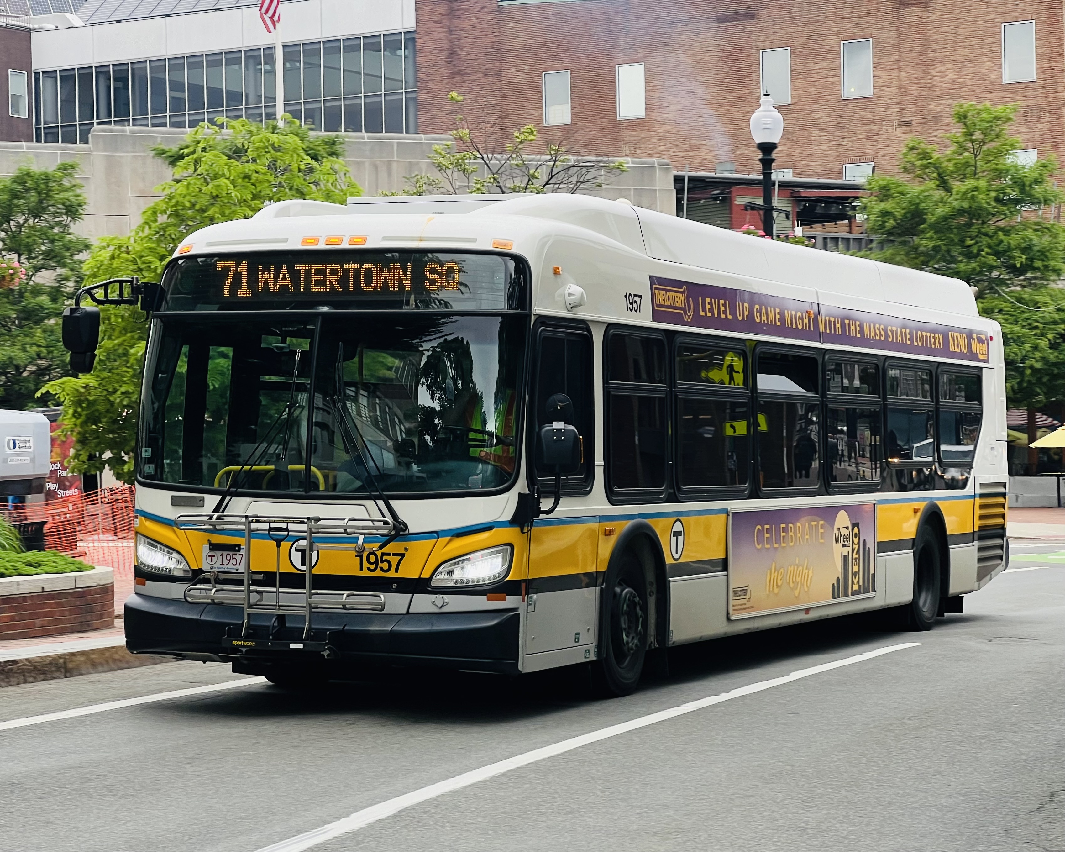 MBTA route 71 bus at Brattle Square in June 2024