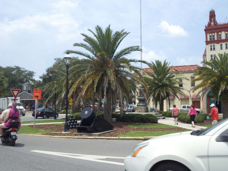 Cannon and palms on Anderson Cir., St. Augustine, St. Johns County, Florida. The weapon is a 10-inch seacoast mortar from the Civil War.