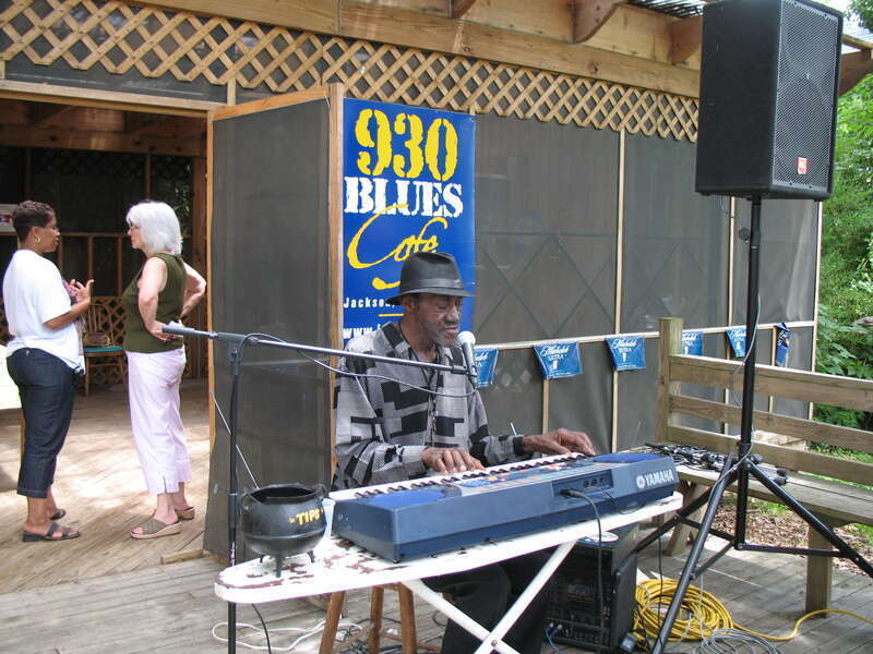 Party and silent auction at the 930 Blues Cafe, sponsored by the Mississippi Democratic Club and the Hinds County Federation of Democratic Women.  More pictures are <a href="http://www.maynor.net/DemParty/" rel="nofollow">here</a>.