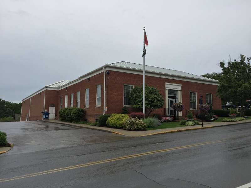 Lewisburg, West Virginia post office in 2016