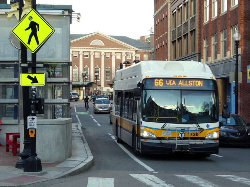 MBTA route 66 bus on Brattle Street in March 2022