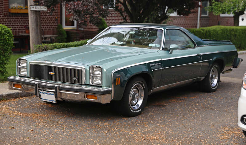 In a strange part of the Bronx. This lovely two-tone green El Camino was assembled in Fremont, CA, and has the usual 170hp 4-barrel 350ci V8 small block. Great shape, a joy to encounter.