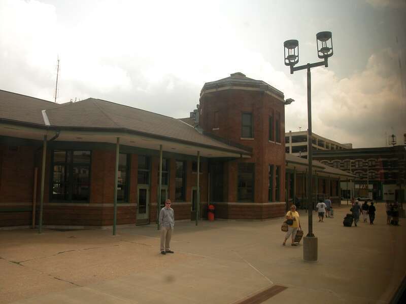 20040530 20 Springfield, IL Amtrak Station