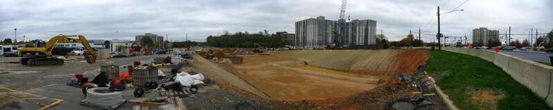 The future Montrose Parkway will travel beneath MD 355, Rockville, Maryland


Camera location39° 03′ 08.8″ N, 77° 06′ 59.3″ W   View this and other nearby images on: OpenStreetMap 39.052444;  -77.116472
