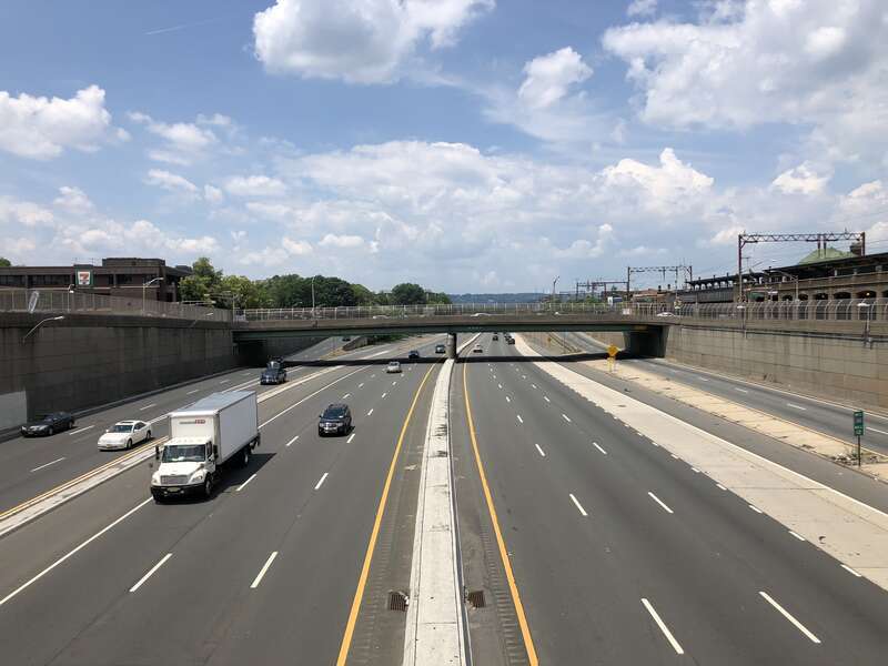 View west along Interstate 280 (Essex Freeway) from the overpass for Munn Avenue in East Orange, Essex County, New Jersey