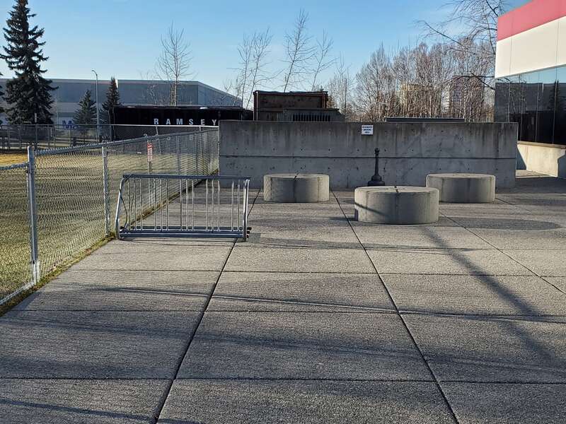 Aleut Plaza Midtown bike parking