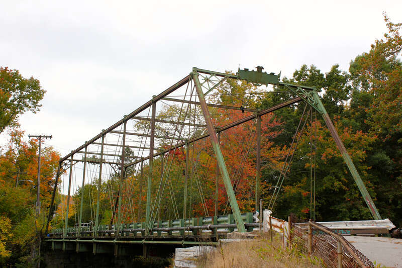The Arkwright Bridge carrying Leveilee Street over the Pawtuxet River, seen in October 2014