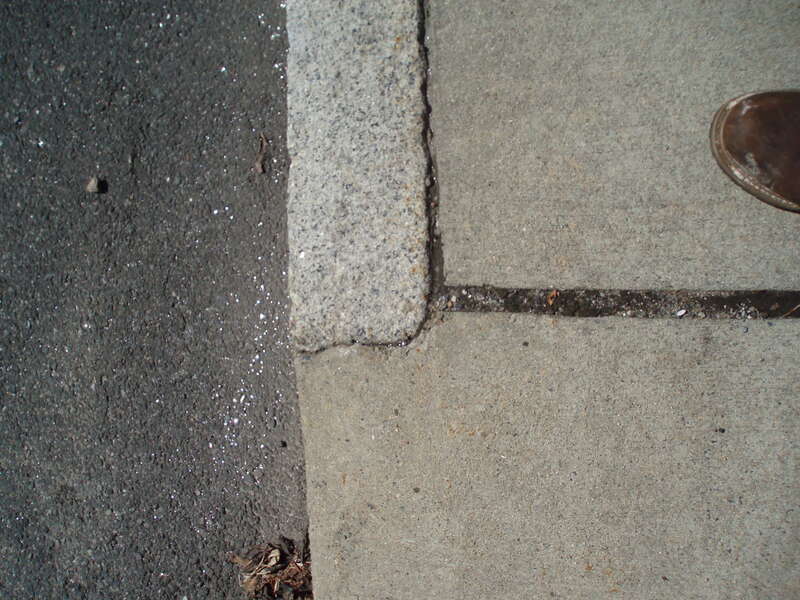 Photographs of an emergency response to a release of mercury on Bisson Street, Beverly, Massachusetts.
April 1 &amp; 2, 2010
MassDEP RTN: 3-0029174

Site summary information with link to reports: