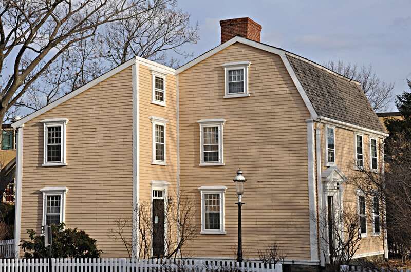 A photograph of the historic Edward Devotion House in Brookline Massachusetts.