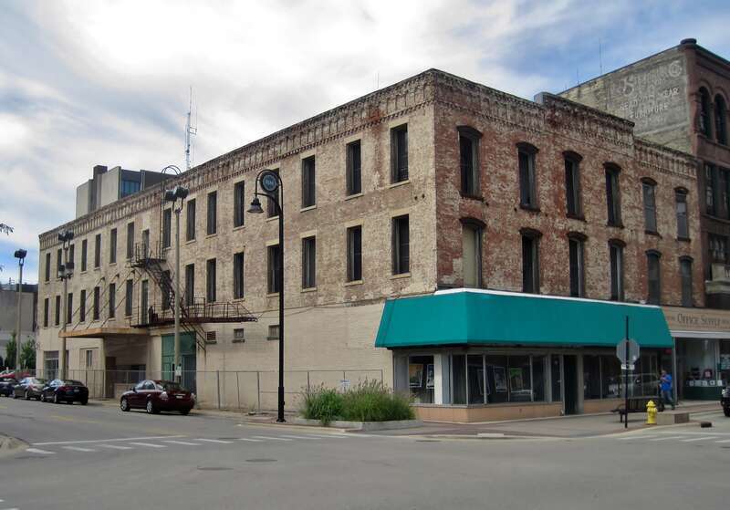 Chick House in Rockford (1857). It operated as a hotel for almost 100 years. Built as the Griggs House, it was renamed to the Chick House by Thomas Chick in 1888.






This is an image of a place or building that is listed on the National Register