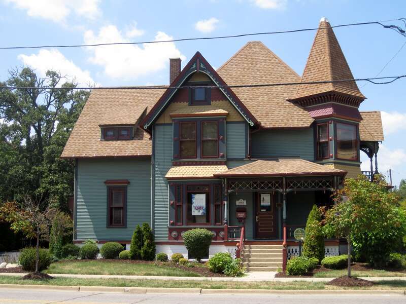 The Christian Geister House in Algonquin (1894). Geister was a grist mill owner and village treasurer. Emma Haeger Estergren, of the Haeger pottery family, owned the home from 1909 to the 1970s. She was an activist for women's suffrage, prohibition,