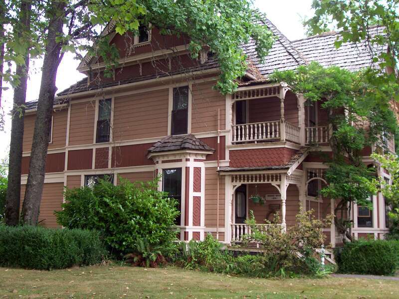 Dr. Hennry S. Pernot House in Corvallis Oregon.





This is an image of a place or building that is listed on the National Register of Historic Places in the United States of America. Its reference number is 82003720.

