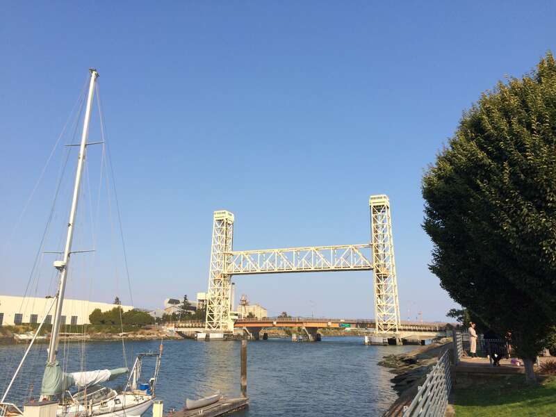 Fruitvale Avenue vertical-lift railroad bridge across the Oakland Estuary, connecting the towns of Oakland &amp; Alameda, CA, USA