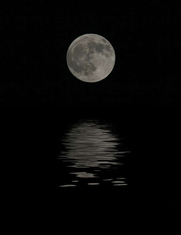 Ok so I couldn't get up for the actual eclipse this week so here's my effort taken in the evening.

I have to also add that I was bored last night and played around in Photoshop!!!