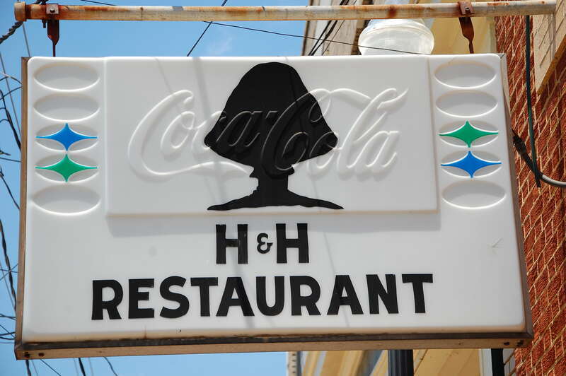 Sign outside H&amp;H Restaurant in Macon, Georgia