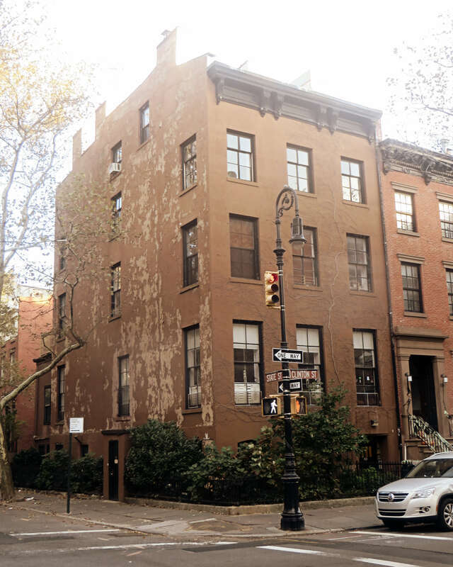 169 Clinton Street, where horror writer HP Lovecraft lived from January 1925 through April 1926. Here he wrote his New York City stories--"The Horror at Red Hook," "He" and "Cool Air."
(With PicMonkey's "Nosferatu Dawn" filter.)