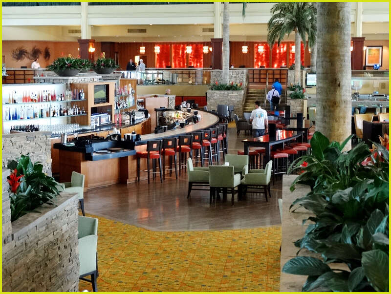 (1 in a multiple picture set)
The bar in the lobby of the Desert Springs Marriott Resort (near Palm Springs, CA).