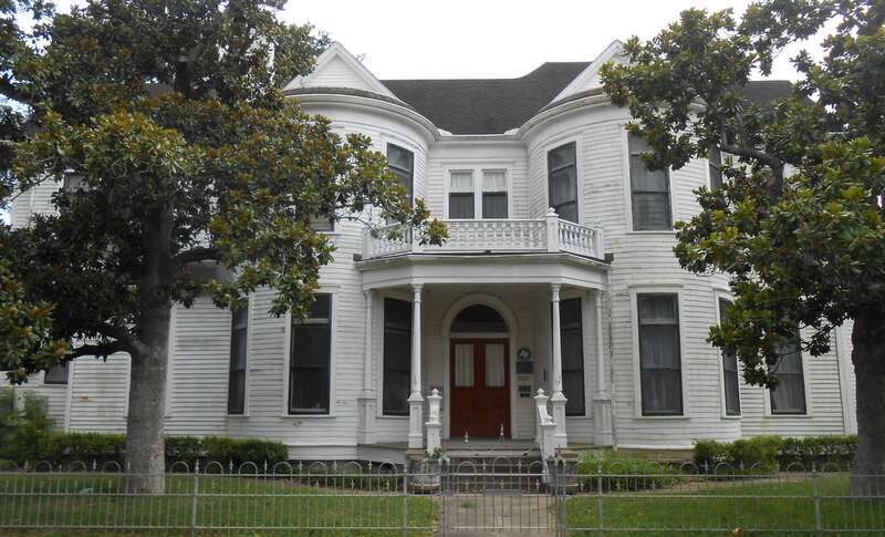 James McFaddin House, 207 W. Commercial Street, Victoria, Texas