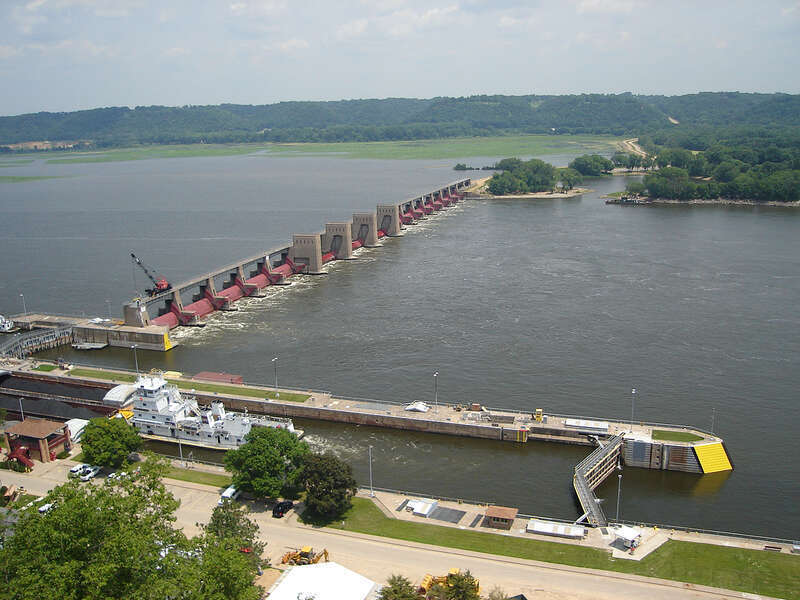 Description: This is Lock and Dam 11 as seen from Eagle Point Park in Dubuque Iowa - Source: I took this photo - Date: Jun 28, 2006 - Author: Daniel Callahan