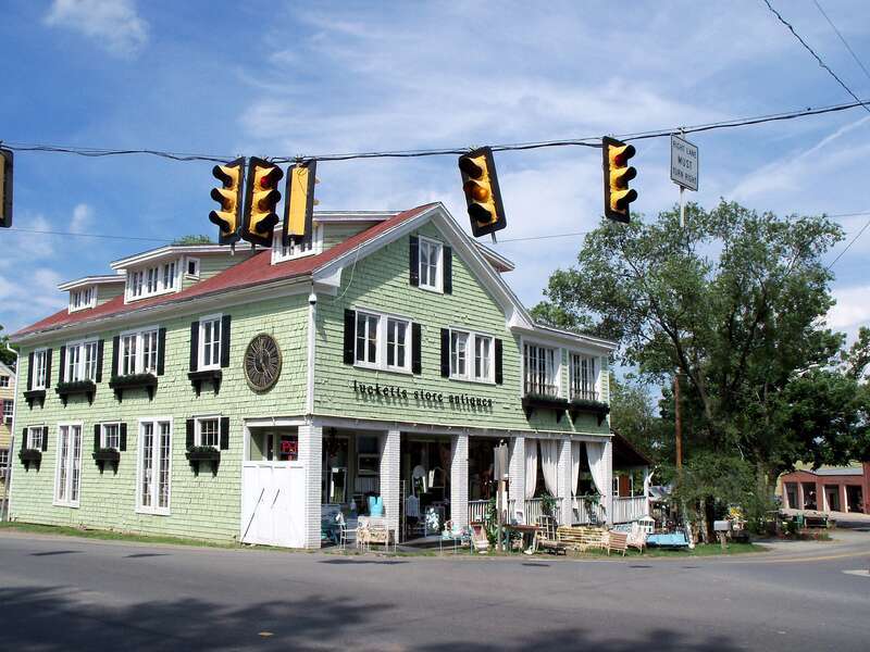 Lucketts Store Antiques