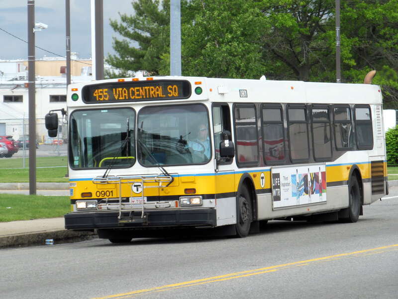A route 455 bus on Western Avenue in May 2017