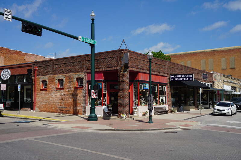 Auntie Abigail's and Wishful Thinking in McKinney, Texas (United States).