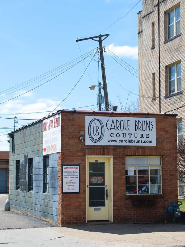 The neighborhood of East Isles is in the Calhoun-Isles community.
Minneapolis is split into 11 communities which are split into 86+ neighborhoods. My goal in 2022 is to take photos in all neighborhoods in Mpls in roughly alphabetical