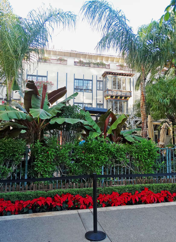(1 in a multiple picture album)
From the courtyard before the lights were turned on.  Our favorite restaurant, La Capenas, is outside, in the garden, under those palms.  You can see some of the third story guest rooms.