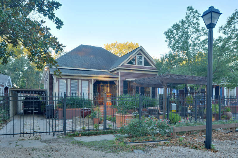 The Otto House at 835 Rutland St., Houston (Texas, USA) is listed in the National Register of Historic Places, United States Department of the Interior.