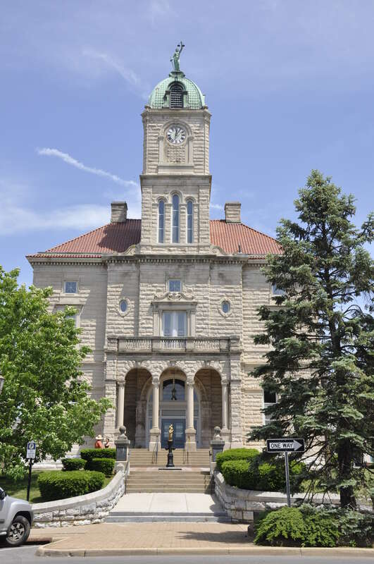 Rockingham County Courthouse in Court Square, Harrisonburg, Virginia.